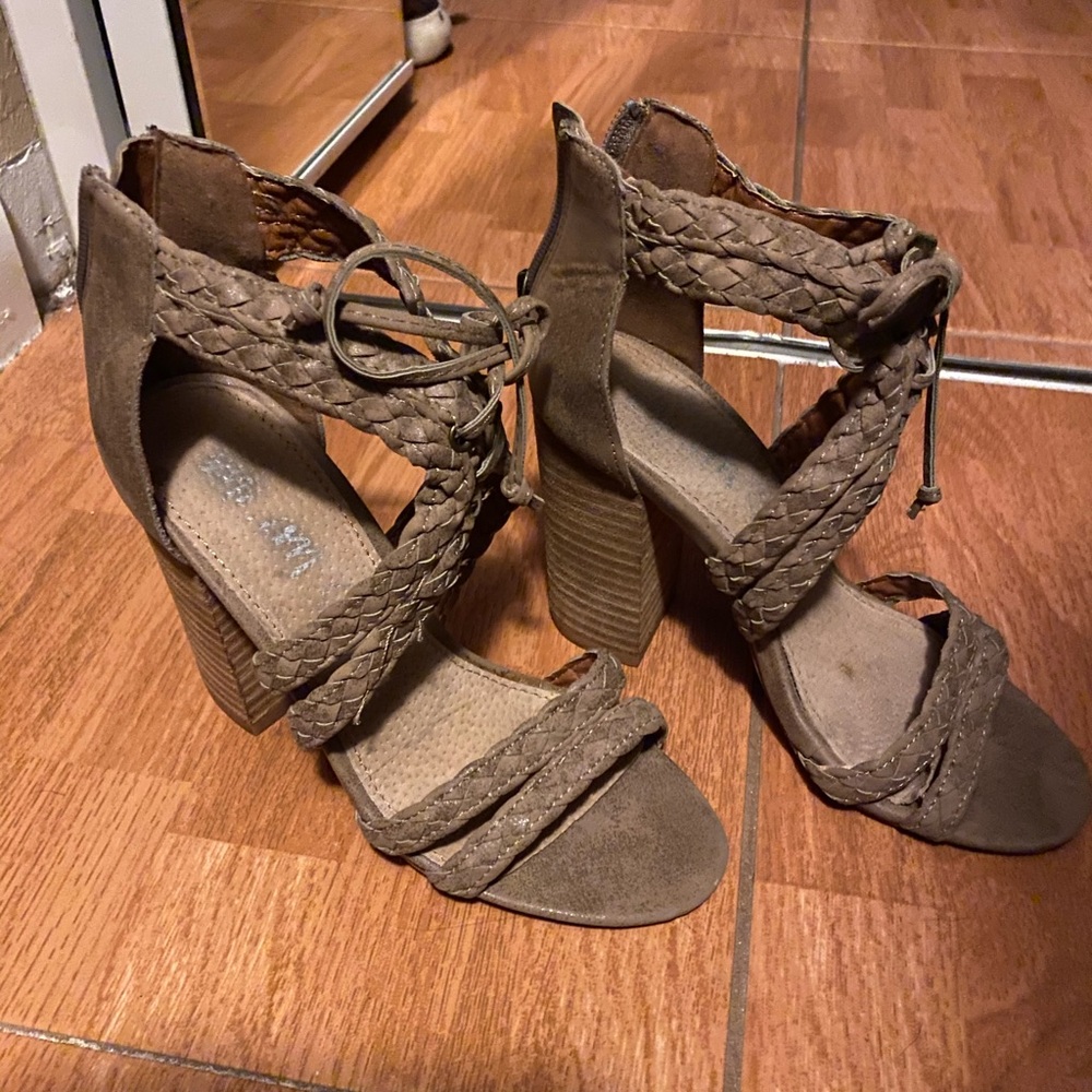 Tan Heels